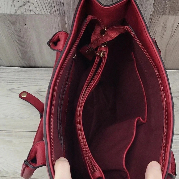 I Love‎ Fashion Faux Leather Red Multi Pocket Shoulder Bag - Picture 8 of 13